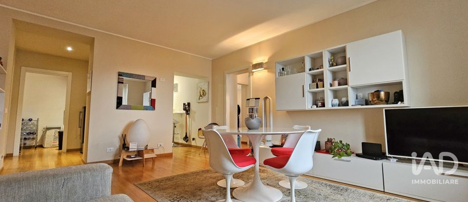 Three-room apartment of 118 m² in Genova (16161)