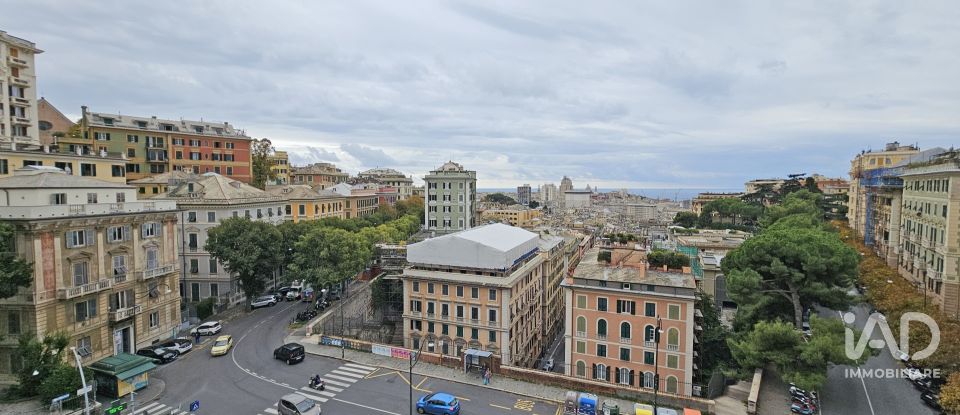 Three-room apartment of 118 m² in Genova (16161)