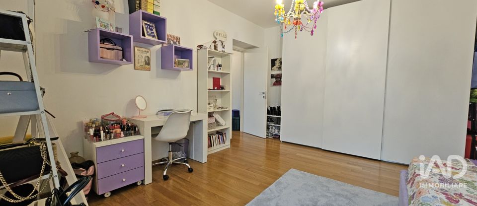 Three-room apartment of 118 m² in Genova (16161)