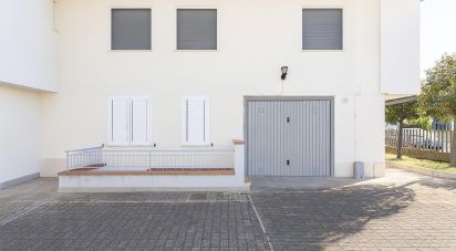 Villa a schiera 10 locali di 300 m² in Mosciano Sant'Angelo (64023)