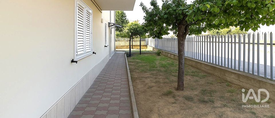 Villa a schiera 10 locali di 300 m² in Mosciano Sant'Angelo (64023)