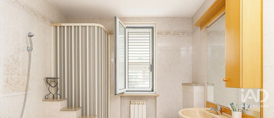 Villa a schiera 10 locali di 300 m² in Mosciano Sant'Angelo (64023)