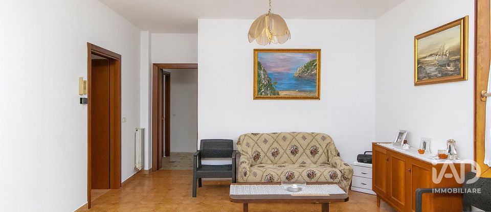 Villa a schiera 10 locali di 300 m² in Mosciano Sant'Angelo (64023)