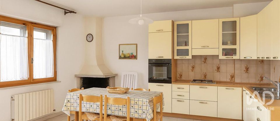 Villa a schiera 10 locali di 300 m² in Mosciano Sant'Angelo (64023)