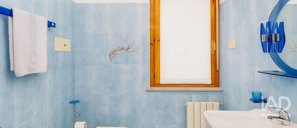 Villa a schiera 10 locali di 300 m² in Mosciano Sant'Angelo (64023)