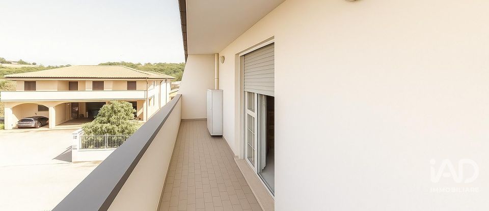 Villa a schiera 10 locali di 300 m² in Mosciano Sant'Angelo (64023)