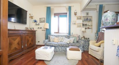 Trilocale di 80 m² a Genova (16144)