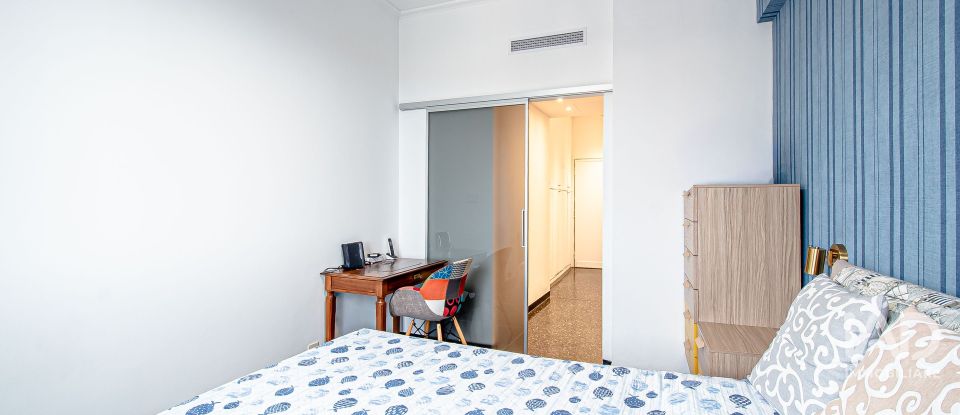 Four-room apartment of 66 m² in Genova (16136)