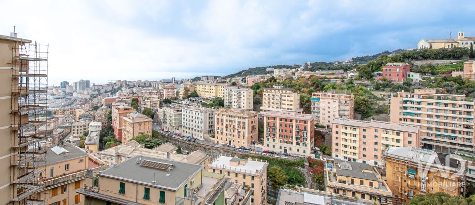 Four-room apartment of 66 m² in Genova (16136)