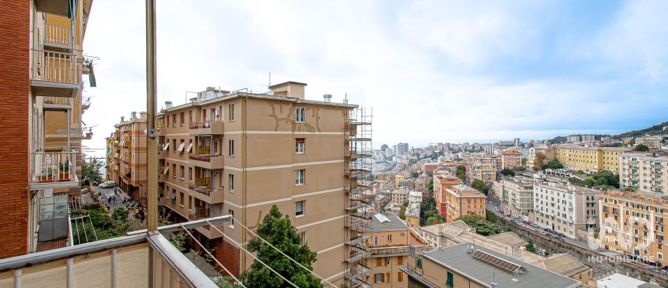 Four-room apartment of 66 m² in Genova (16136)