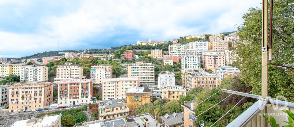 Four-room apartment of 66 m² in Genova (16136)