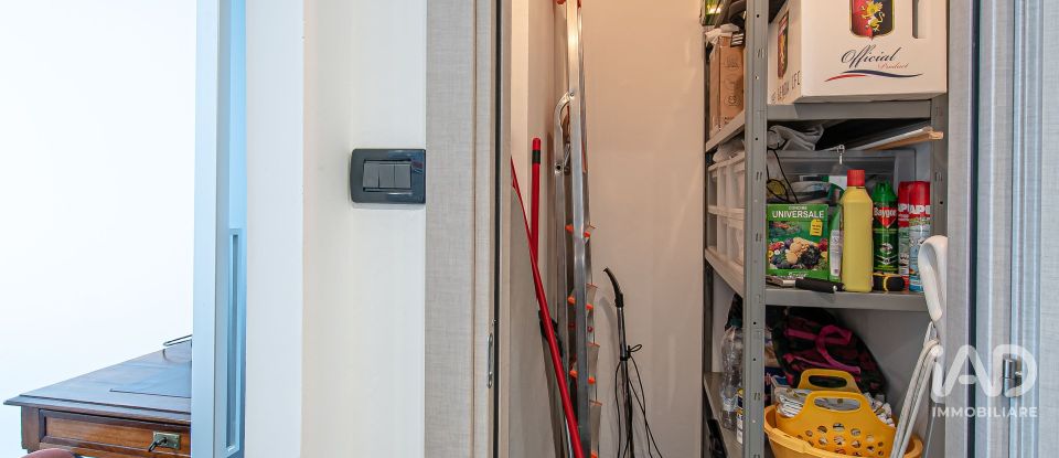 Four-room apartment of 66 m² in Genova (16136)