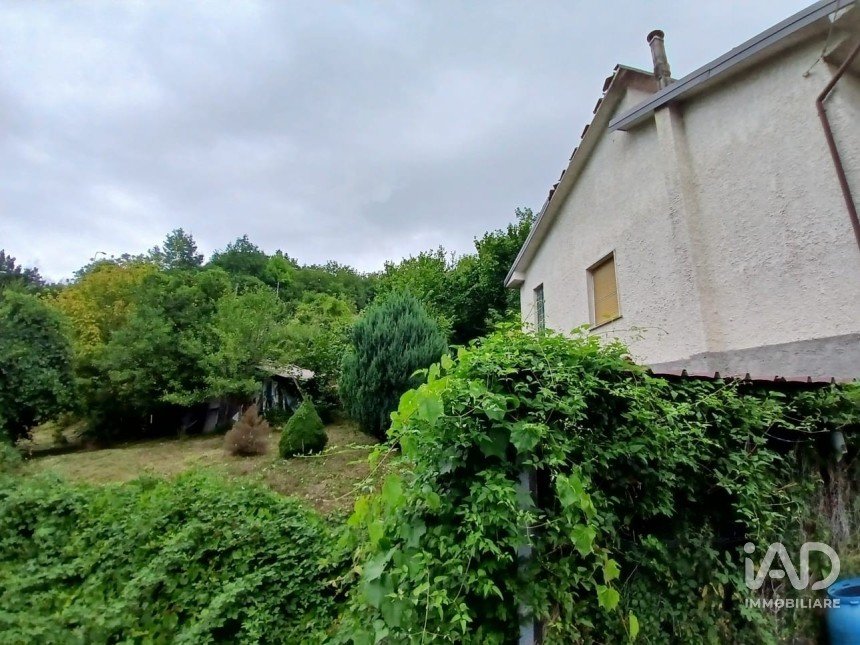 House 9 rooms of 170 m² in Cengio (17056)