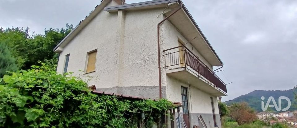 House 9 rooms of 170 m² in Cengio (17056)