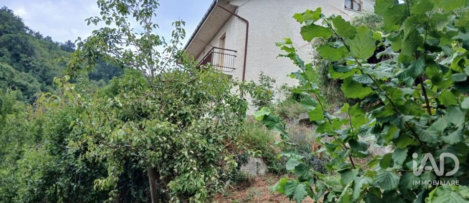 House 9 rooms of 170 m² in Cengio (17056)