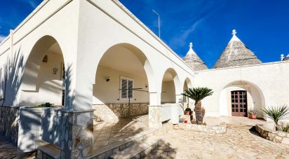 Villa Bifamiliare 15 locali di 362 m² in Martina Franca (74015)