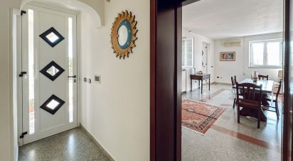 Villa Bifamiliare 15 locali di 362 m² in Martina Franca (74015)