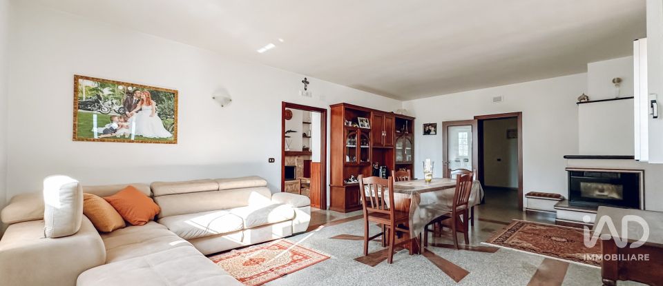 House boat 15 rooms of 362 m² in Martina Franca (74015)