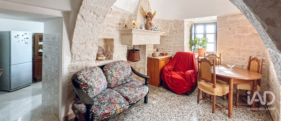 House boat 15 rooms of 362 m² in Martina Franca (74015)