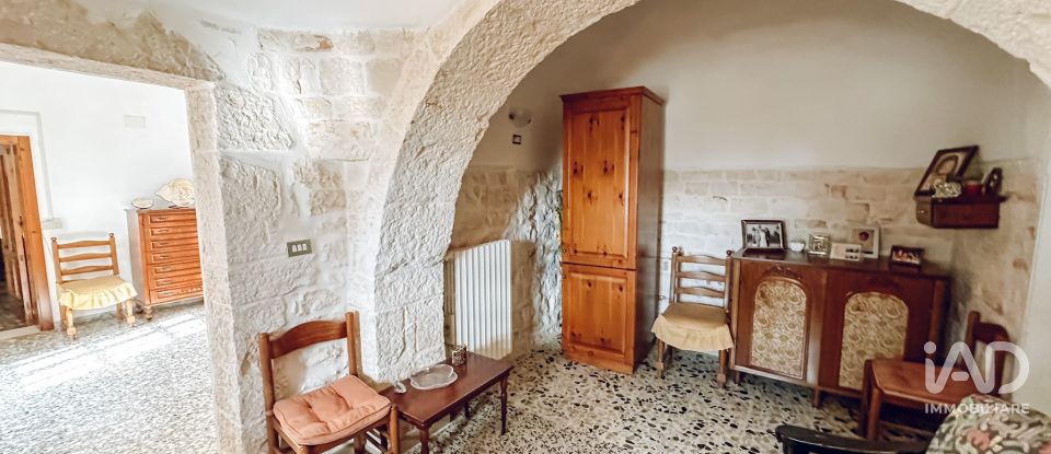 House boat 15 rooms of 362 m² in Martina Franca (74015)