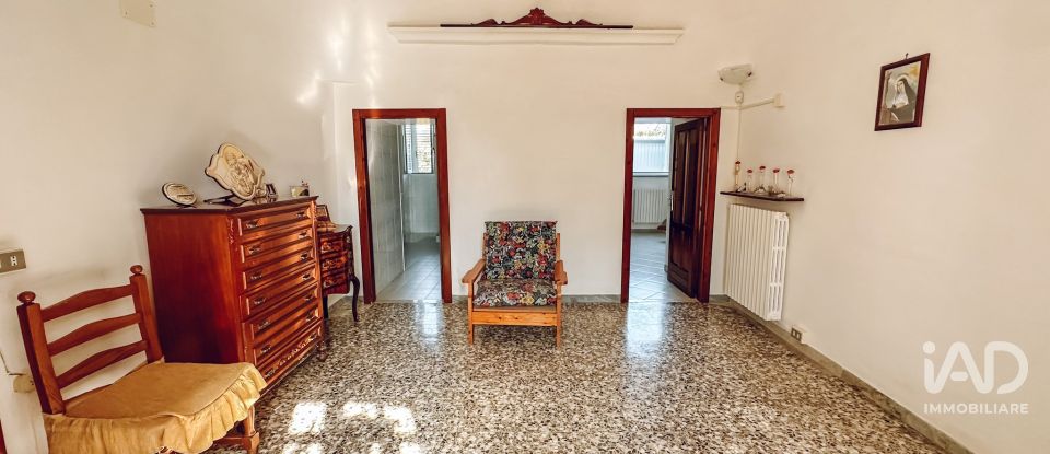 House boat 15 rooms of 362 m² in Martina Franca (74015)