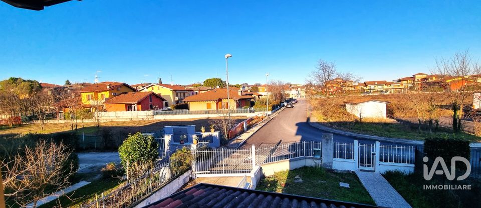 House boat 5 rooms of 208 m² in Pozzolengo (25010)