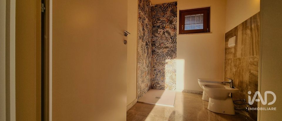 House boat 5 rooms of 208 m² in Pozzolengo (25010)