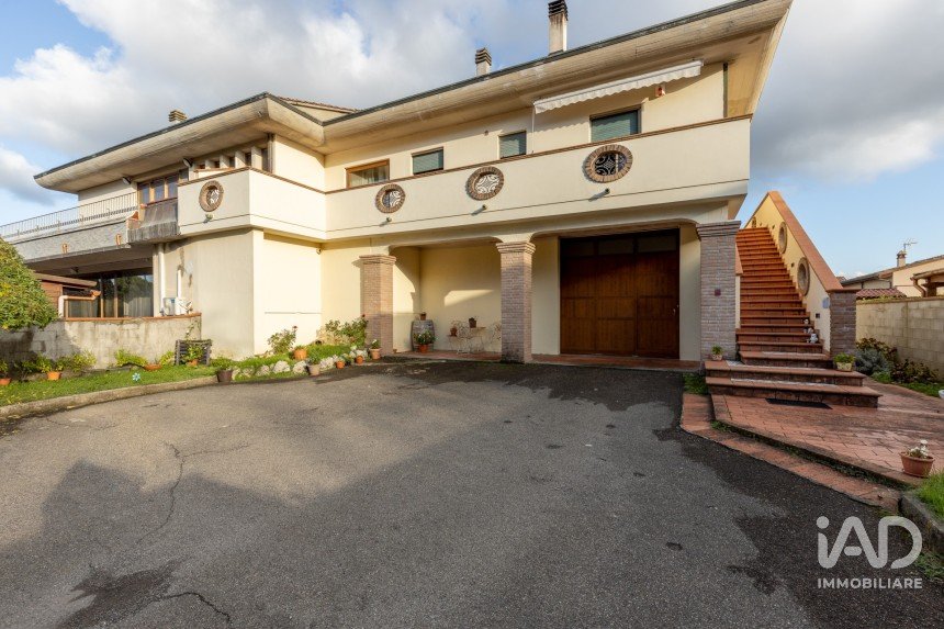 Casa indipendente / Villa 10 locali di 159 m² in Bientina (56031)