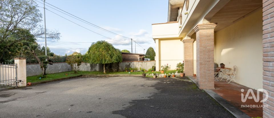 Casa indipendente / Villa 10 locali di 159 m² in Bientina (56031)