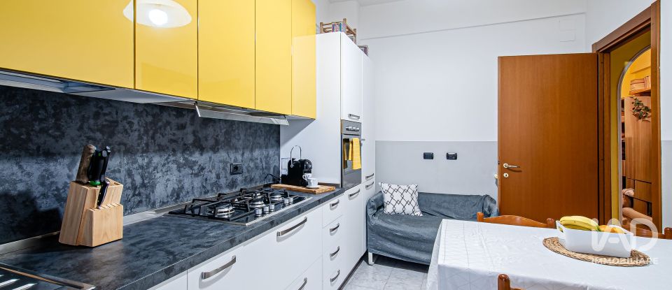 Two-room apartment of 70 m² in Genova (16137)