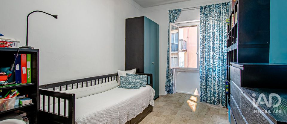 Two-room apartment of 70 m² in Genova (16137)