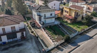 Villa Bifamiliare 3 locali di 167 m² in Bondeno (44012)