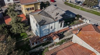 Villa Bifamiliare 3 locali di 167 m² in Bondeno (44012)