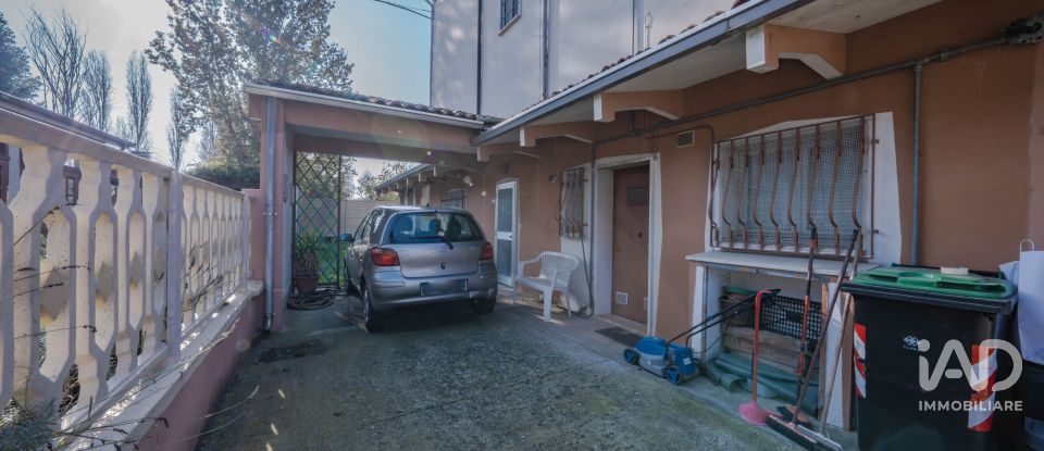 House boat 3 rooms of 167 m² in Bondeno (44012)