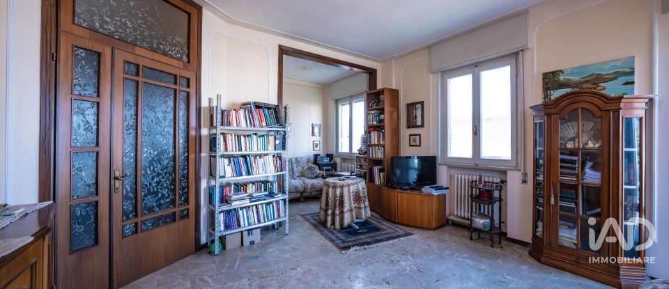 House boat 3 rooms of 167 m² in Bondeno (44012)