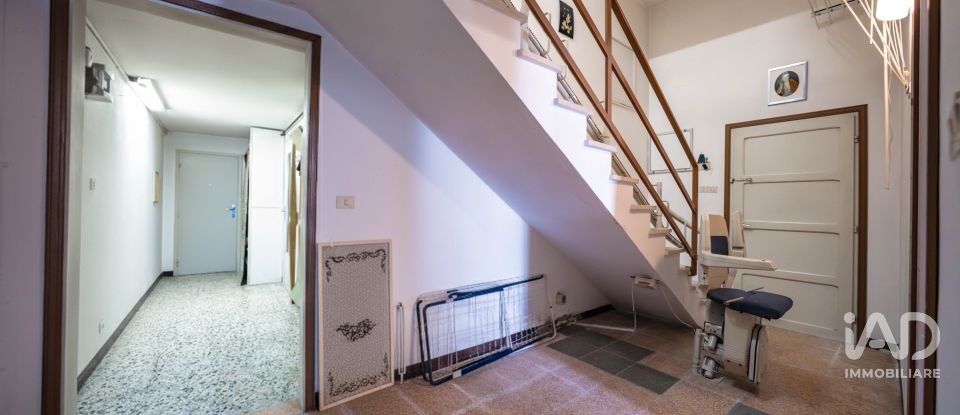 House boat 3 rooms of 167 m² in Bondeno (44012)