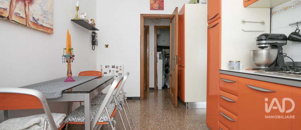 Four-room apartment of 70 m² in Genova (16149)