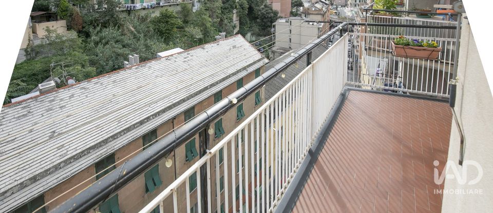 Four-room apartment of 70 m² in Genova (16149)