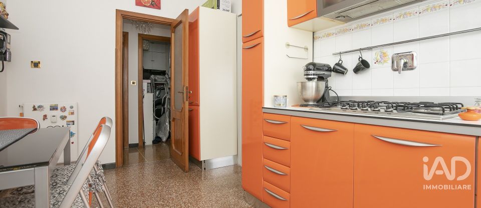 Four-room apartment of 70 m² in Genova (16149)