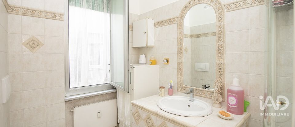 Four-room apartment of 70 m² in Genova (16149)