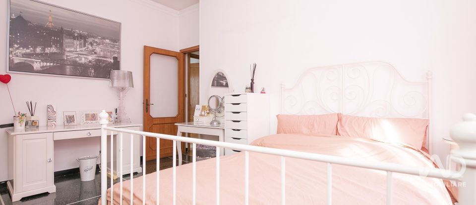 Four-room apartment of 70 m² in Genova (16149)
