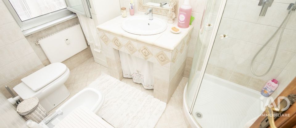 Four-room apartment of 70 m² in Genova (16149)