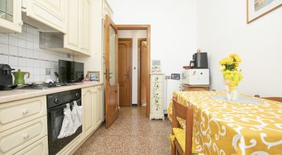 Appartamento 5 locali di 80 m² a Genova (16149)