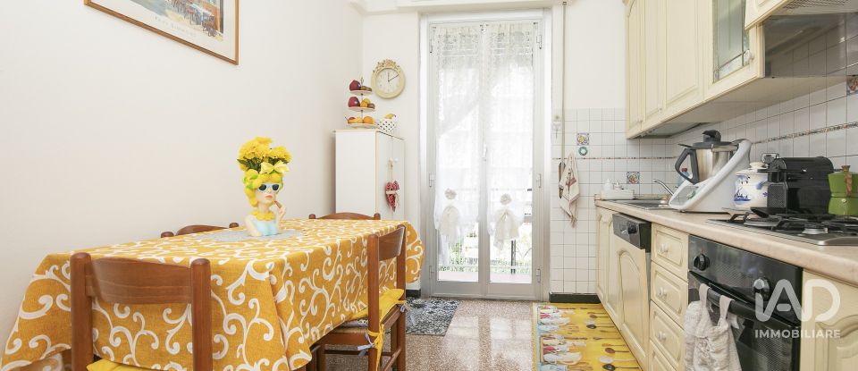 Apartment 5 rooms of 80 m² in Genova (16149)