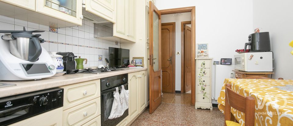 Apartment 5 rooms of 80 m² in Genova (16149)