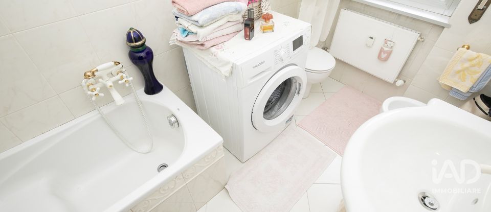 Apartment 5 rooms of 80 m² in Genova (16149)