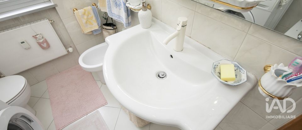 Apartment 5 rooms of 80 m² in Genova (16149)