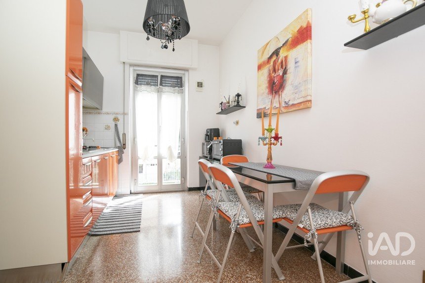 Apartment 9 rooms of 150 m² in Genova (16149)