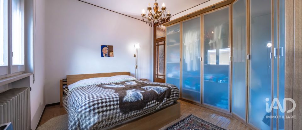 House boat 3 rooms of 167 m² in Bondeno (44012)