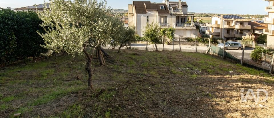 Other surface 12 rooms of 330 m² in Sant'Elpidio a Mare (63811)